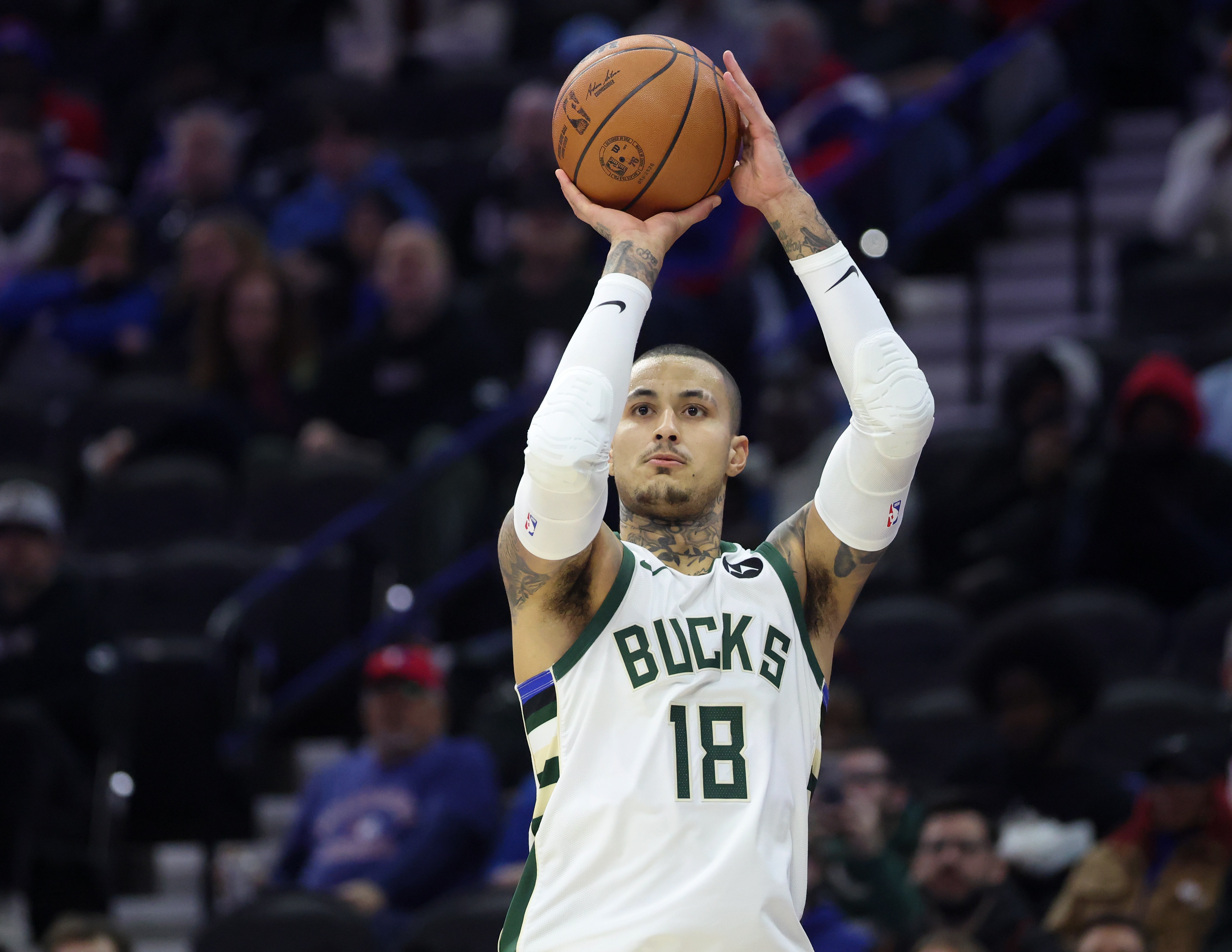 爱游戏官方网站-马哥杀疯了！库兹马第三节怒轰16分 三节砍下31分平赛季最高