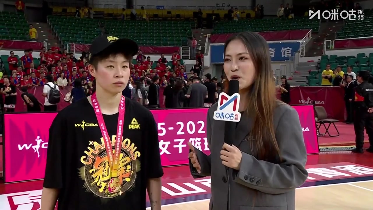 爱游戏官方网站-荣膺FMVP！李缘：一切都不容易 在困难和不易中慢慢找回自己